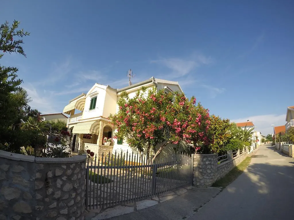 Apartment Apartman Veronika Vrsi